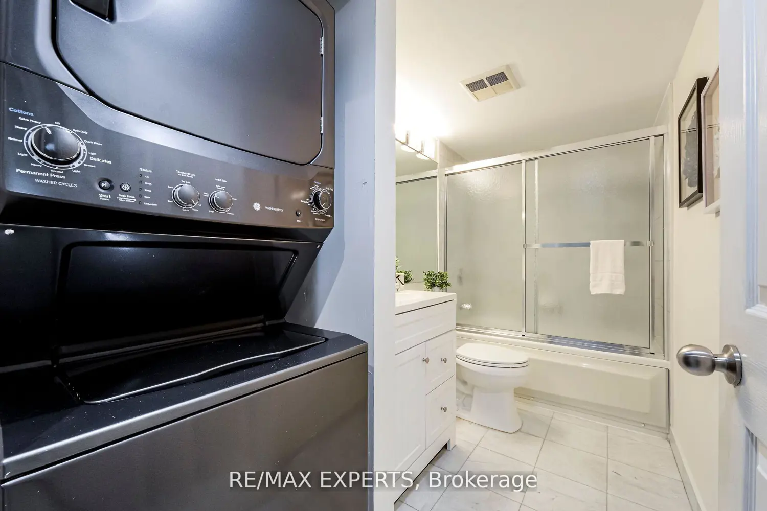 Additional image 17 of 942 Yonge Street 1006