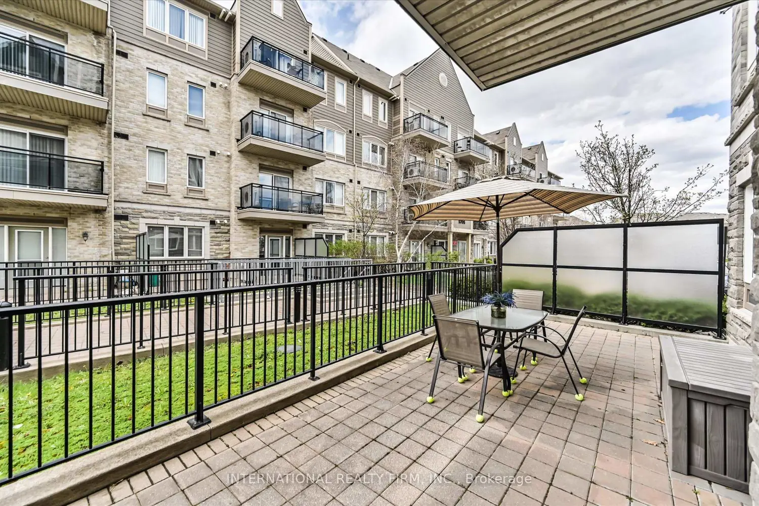 Additional image 17 of 3075 Thomas Street 111