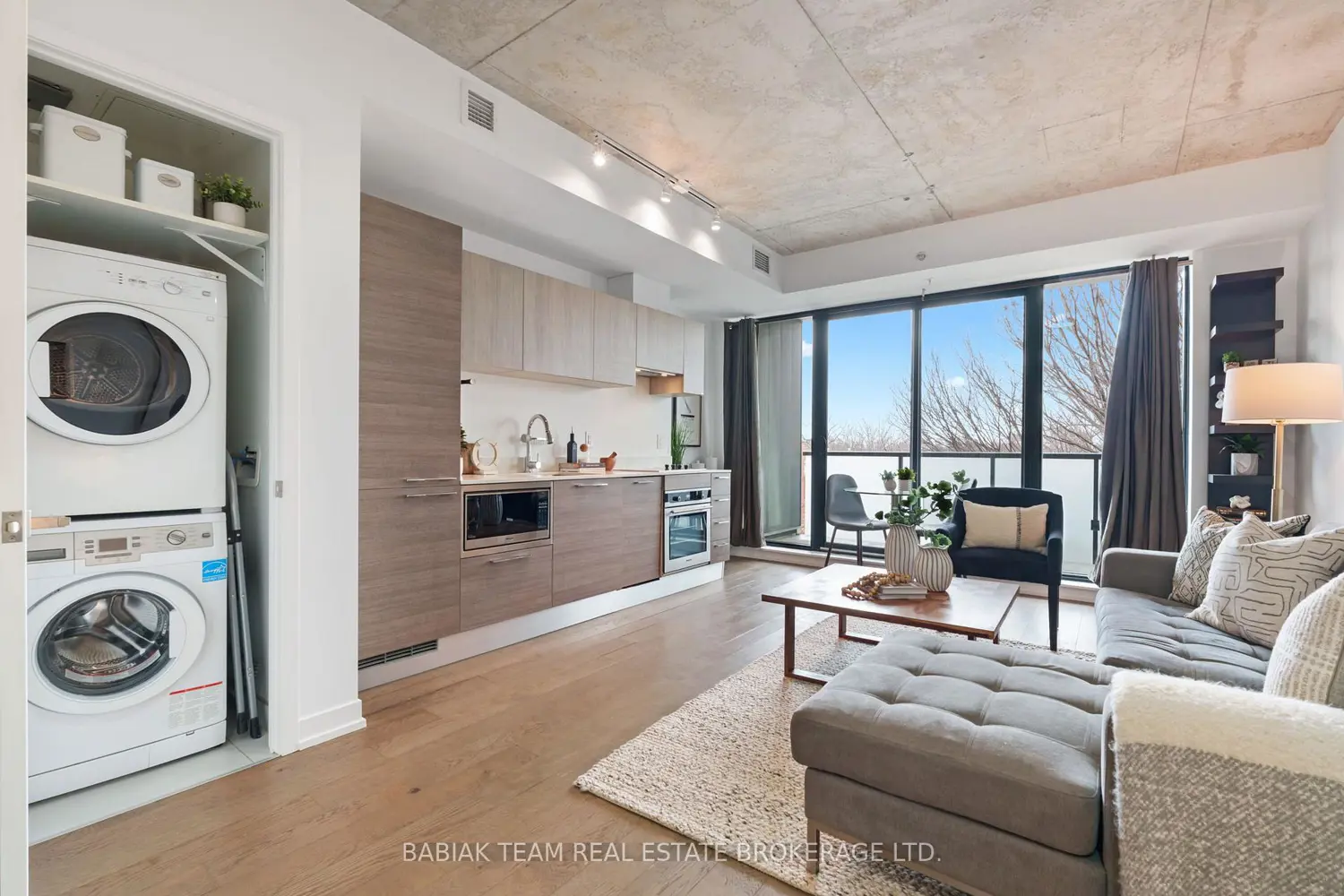 530 Indian Grove 401