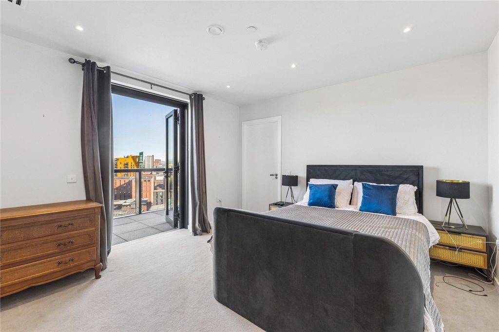 Additional image 6 of 3 bed flat to rentAspin Lane, Manchester, Greater Manchester M4