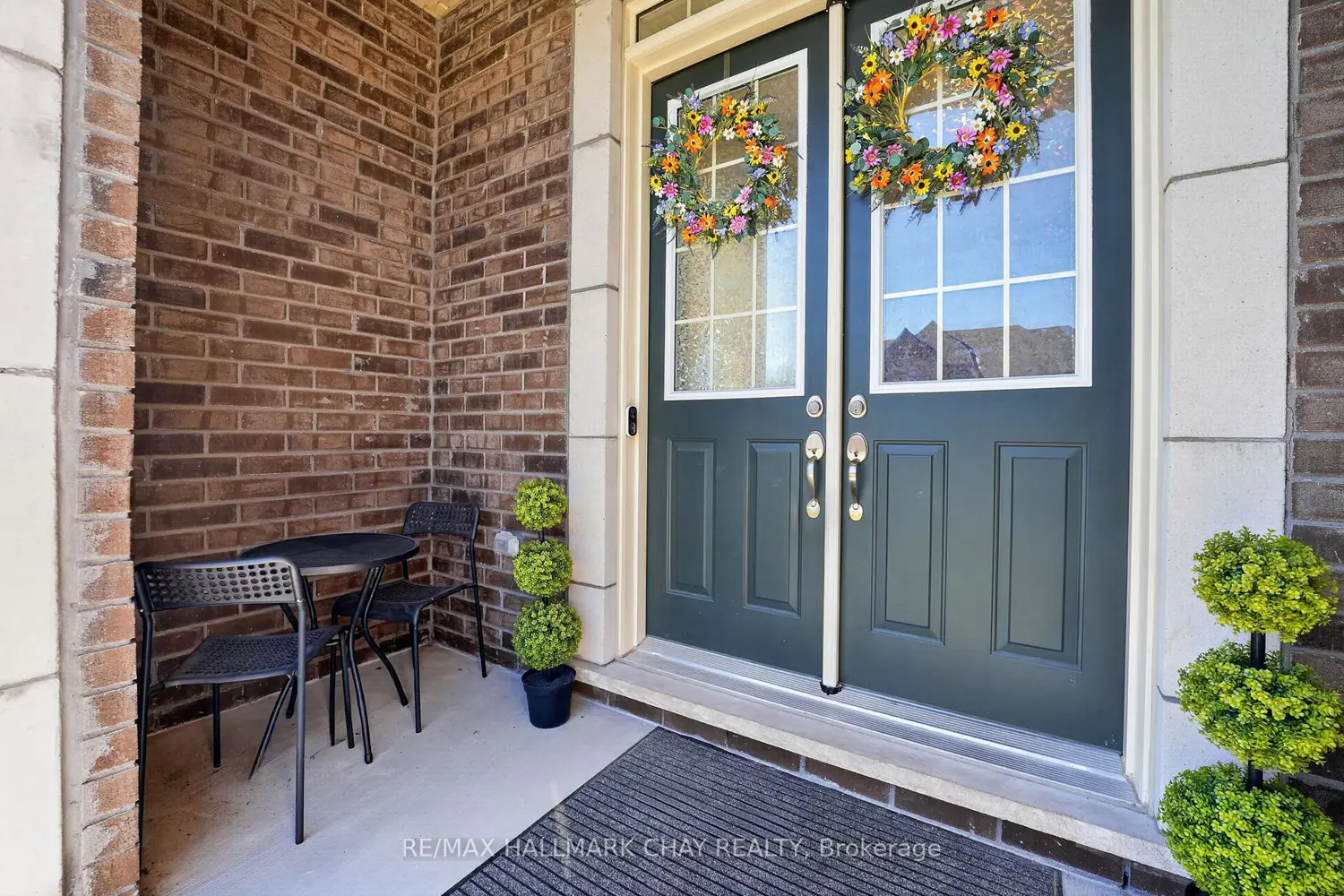 12 Thompson Way photo 2