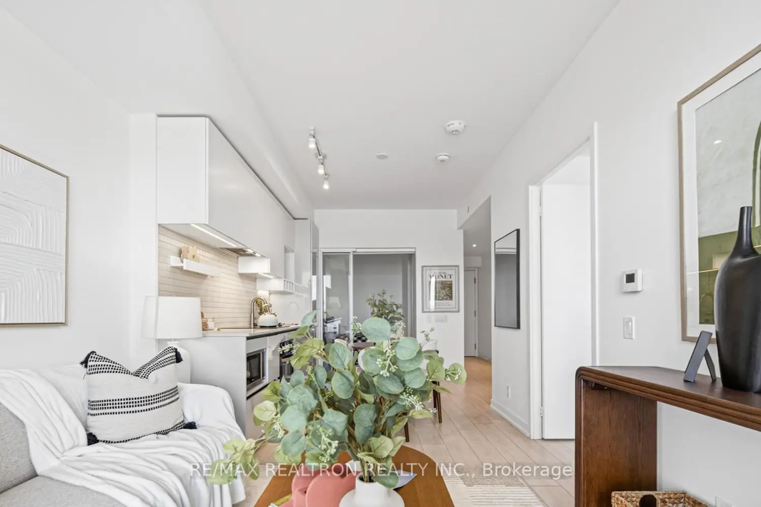 Additional image 5 of 950 Portage Parkway 5615