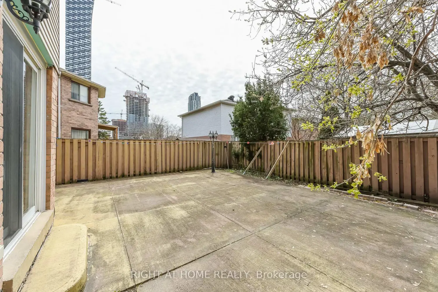 Additional image 3 of 379 Wallenberg Crescent