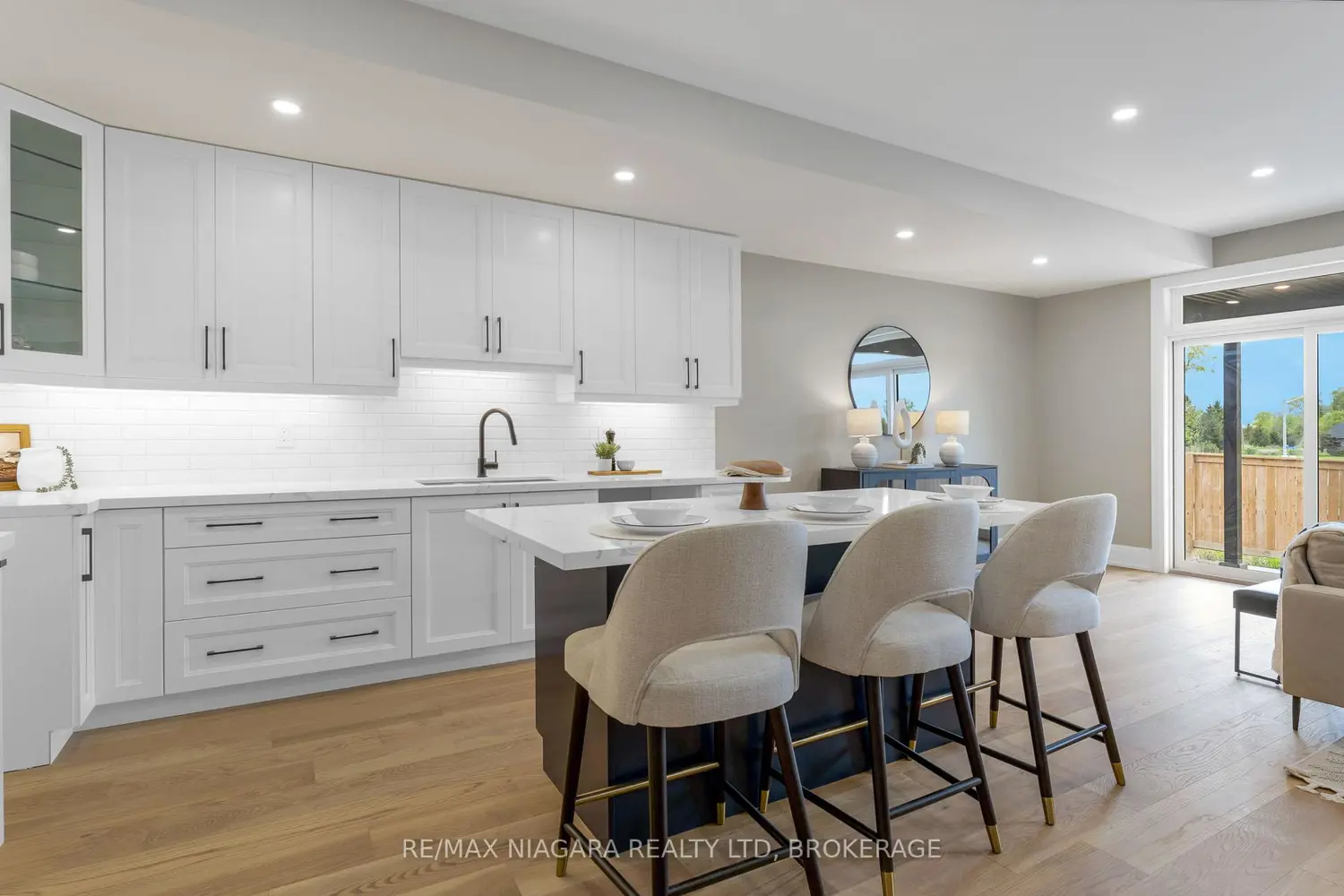 Additional image 2 of 6204 Curlin Crescent