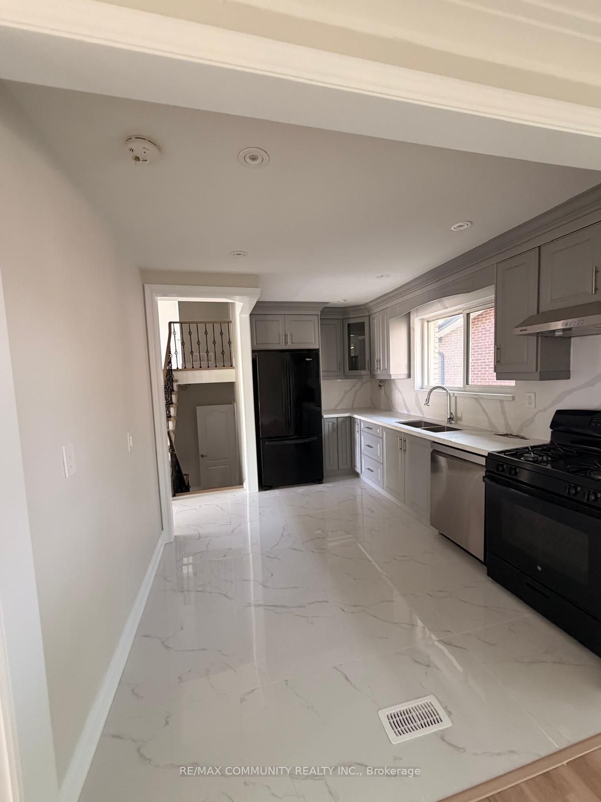 Additional image 2 of 6 Brantley Crescent, Toronto, ON, M3J 1X5