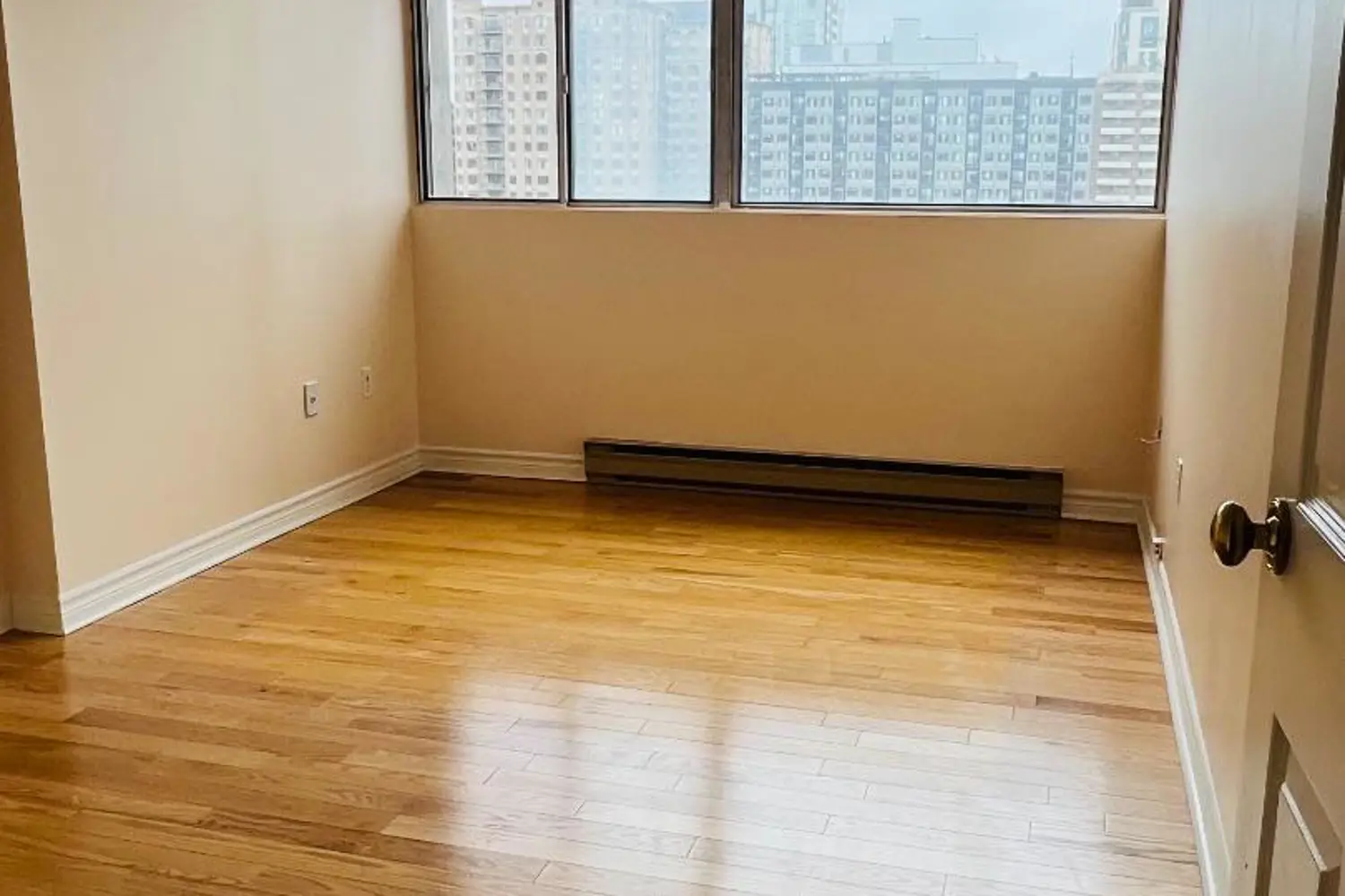 Additional image 8 of 530 Laurier Avenue 910