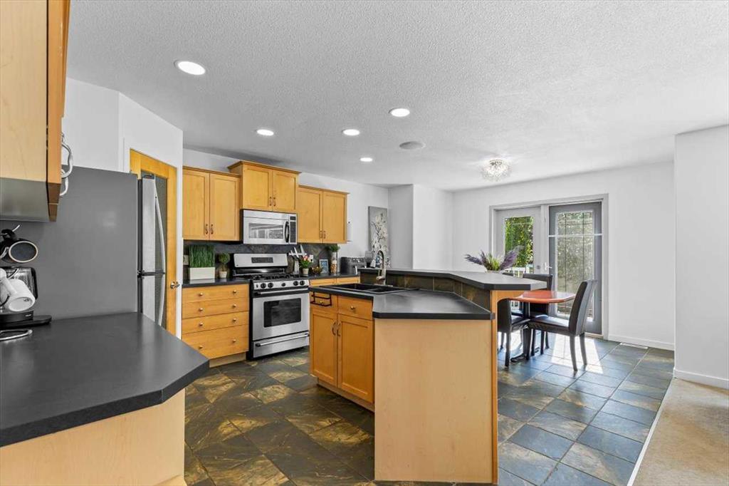 Additional image 6 of 57 Everwillow Boulevard SW, Calgary, AB, T2Y4G4
