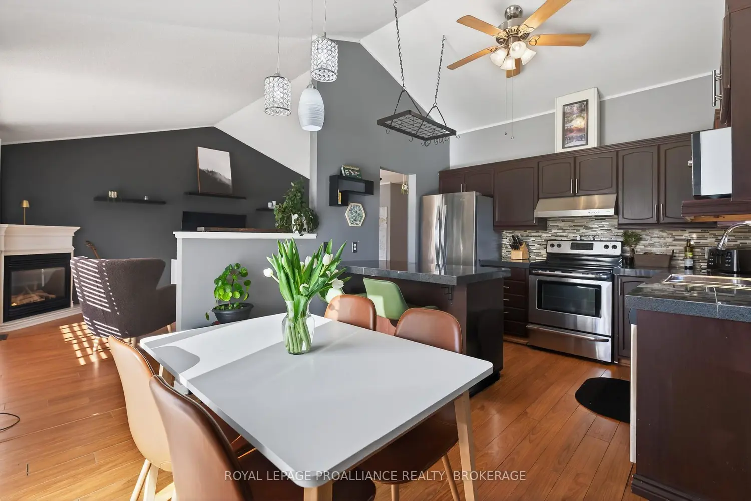 Additional image 6 of 1402 Thornwood Crescent