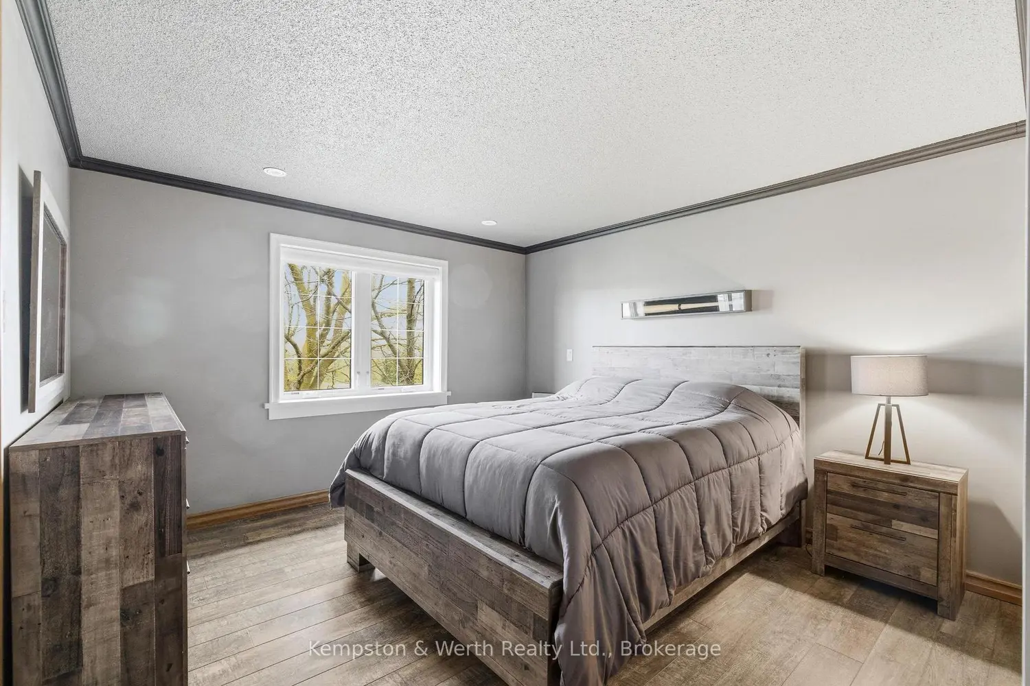 Additional image 9 of 890 Perkin Crescent