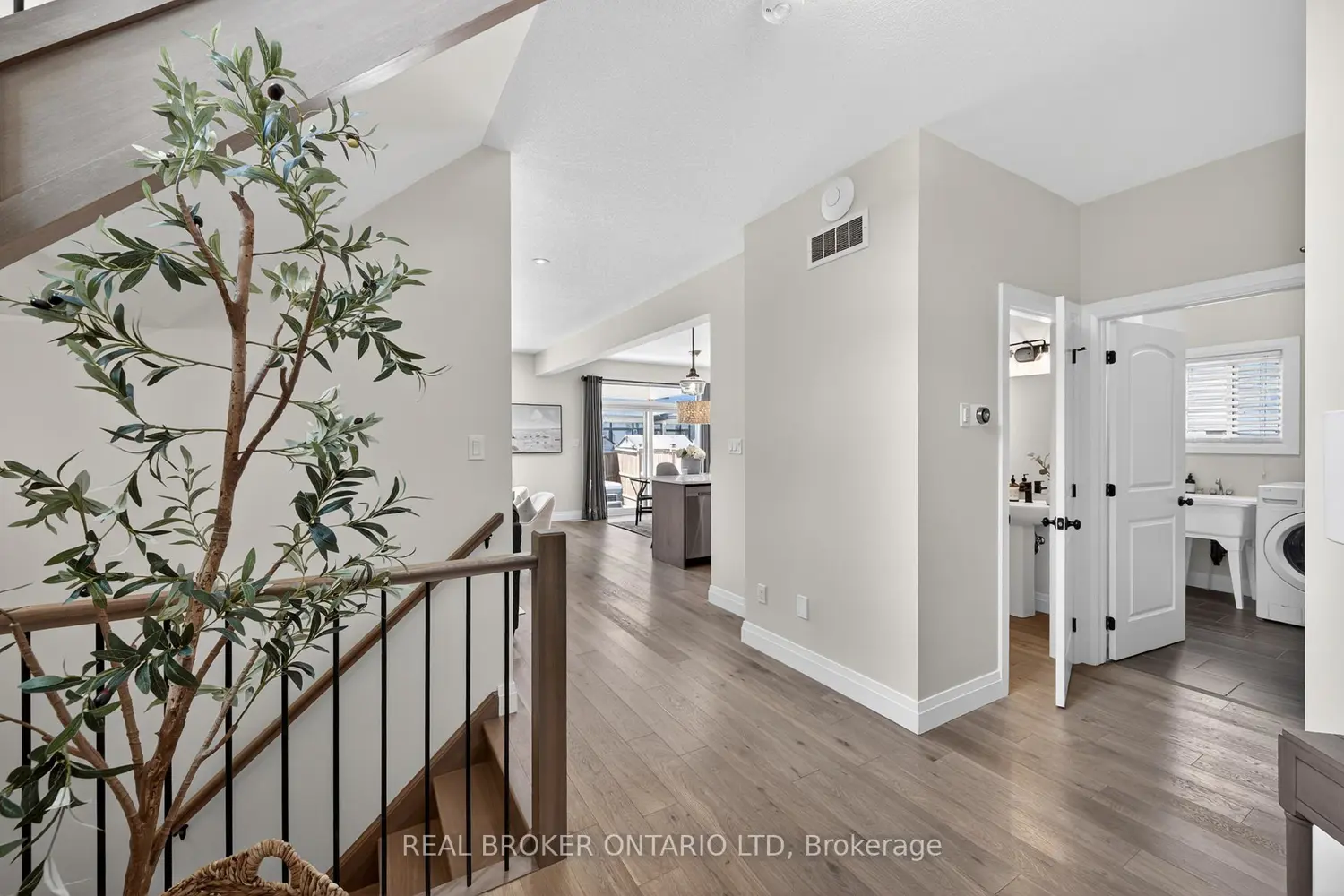 Additional image 4 of 1765 Brayford Avenue