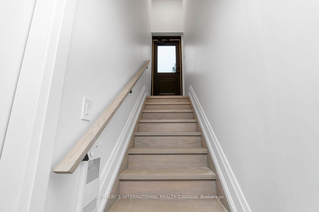 Additional image 4 of D (4)-44 Larkin Avenue, Toronto, ON, M6S 1L8