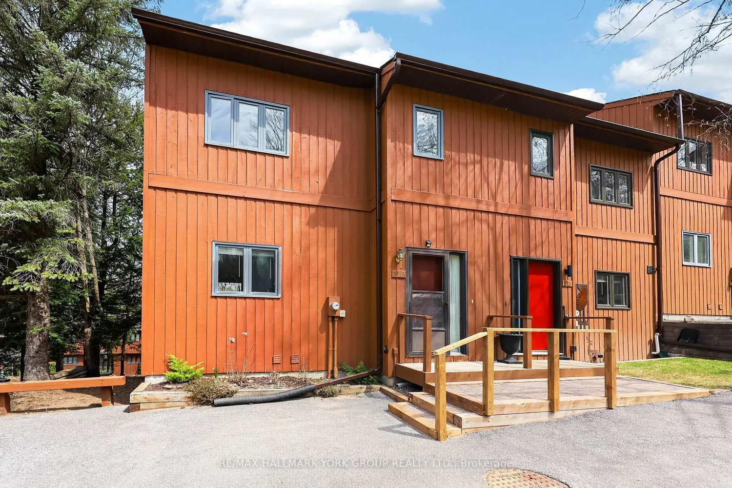 115 Southbank Drive 1