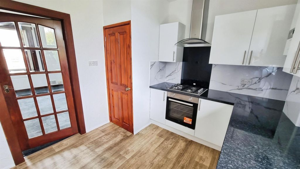 Additional image 3 of 2 bed flat to rent78 Den Walk, Methil, Fife KY8