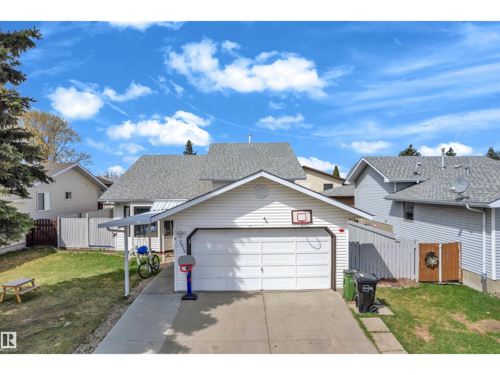 2416 35 Street NW, Edmonton, AB, T6L4M3