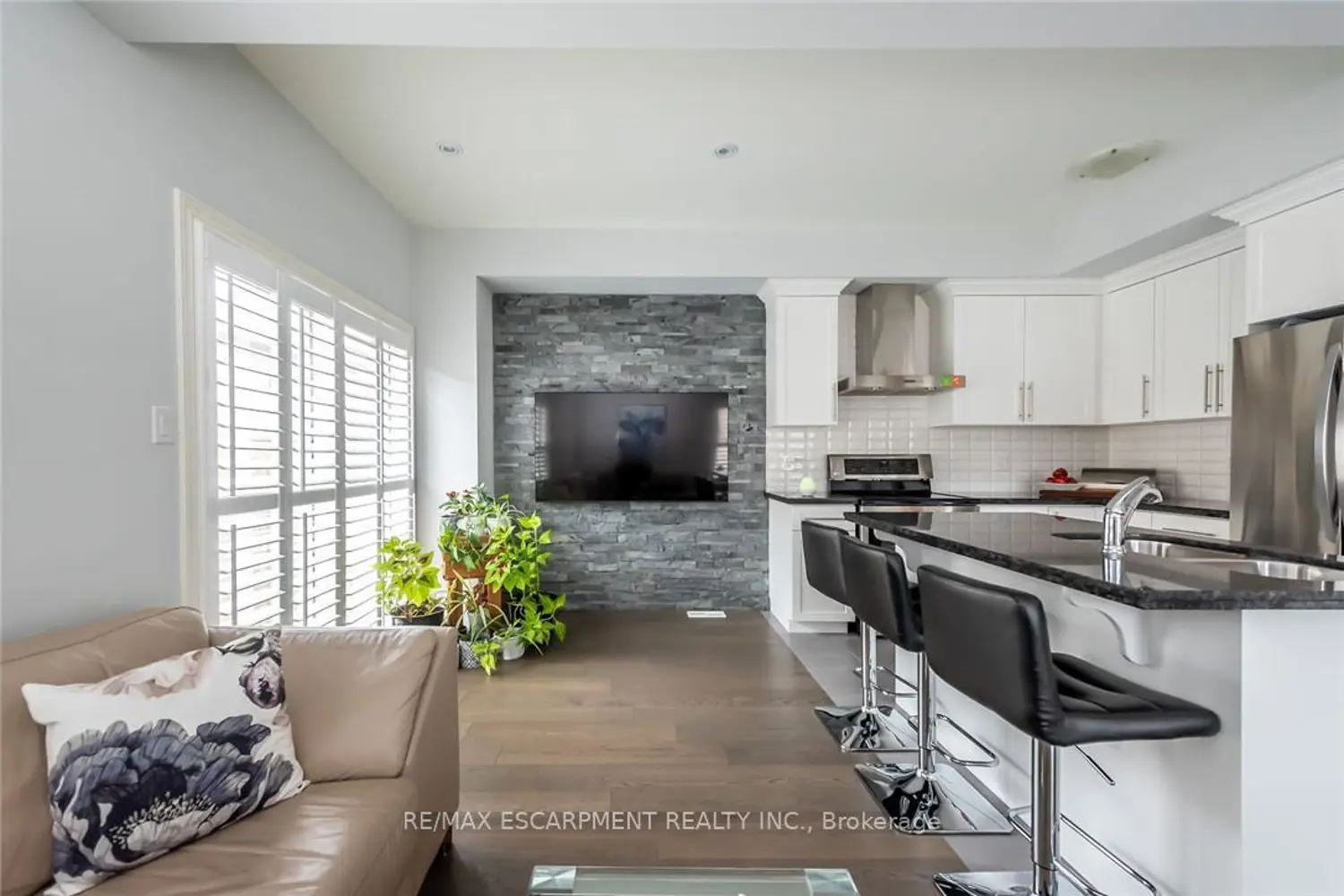 Additional image 6 of 98 Shoreview Place 42