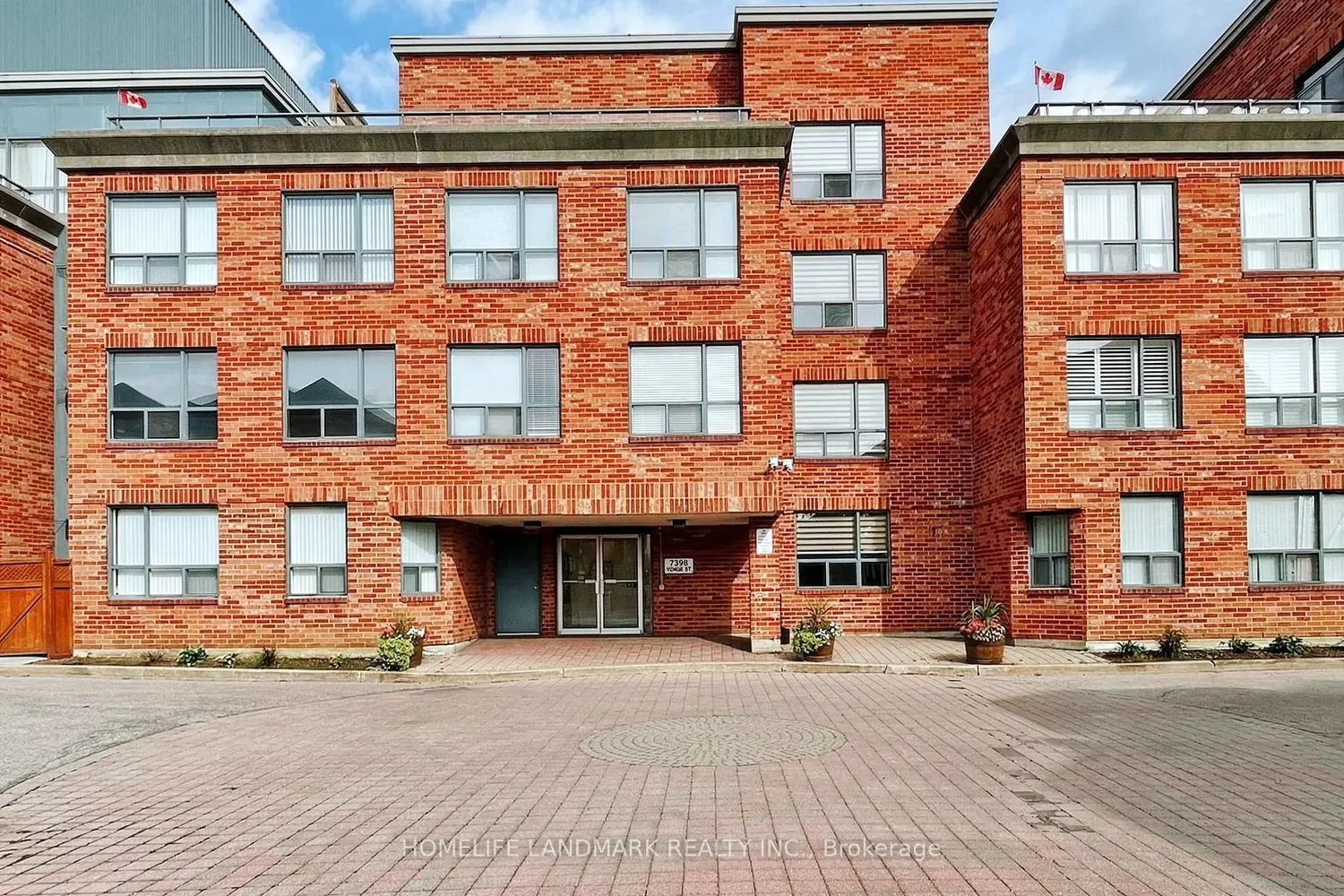 Additional image 11 of 7398 Yonge Street 106