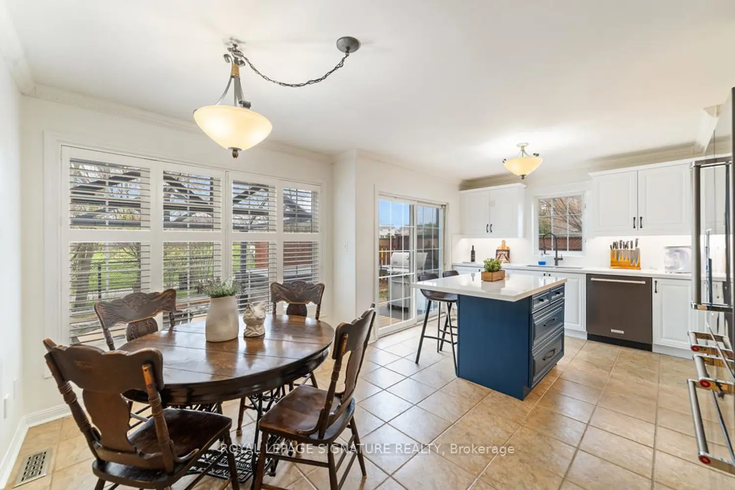 1667 Dempsey Crescent photo 4