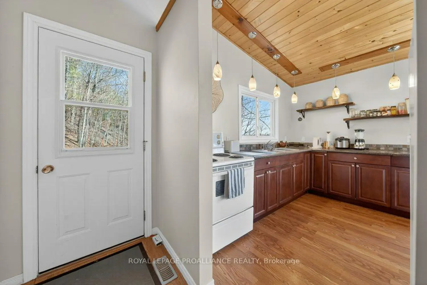 Additional image 8 of 1076 Valley Lane