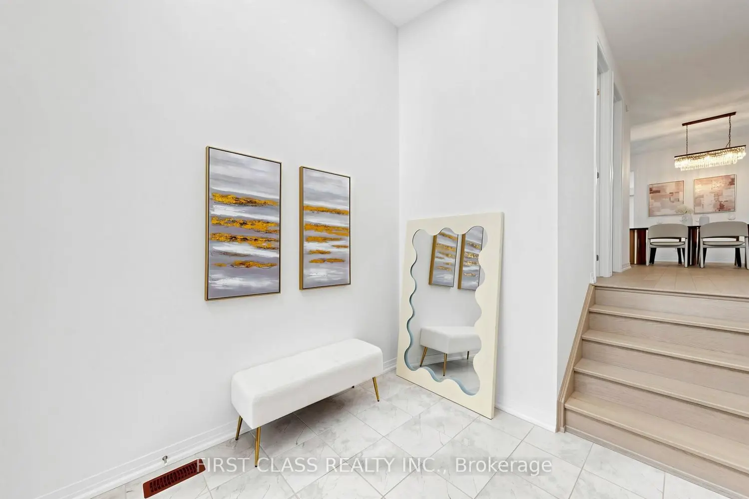 135 Markview Road photo 3
