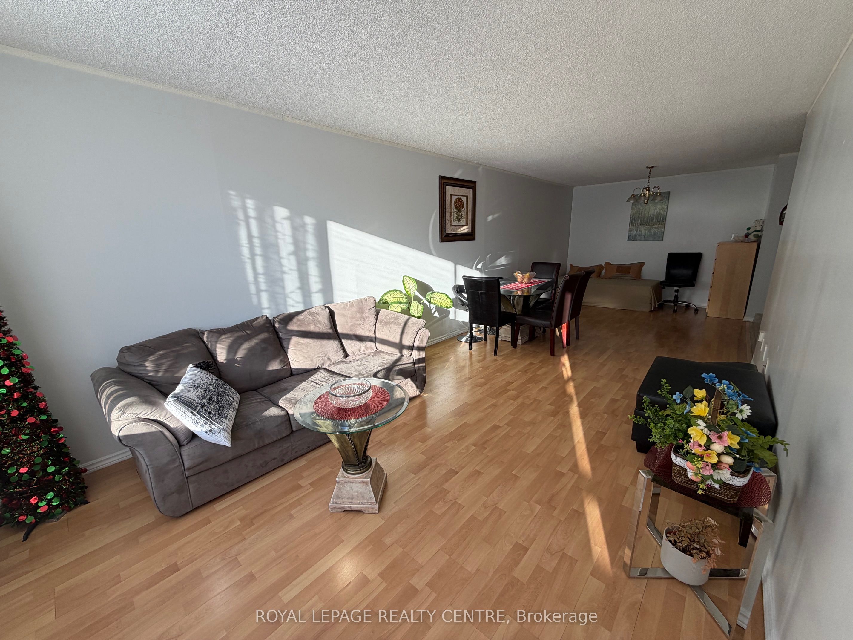 Additional image 5 of 209-340 Dixon Road, Toronto, ON, M9R 1T1