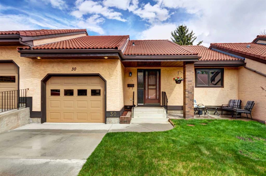 30-118 Strathcona Road SW, Calgary, AB, T3H 1P3