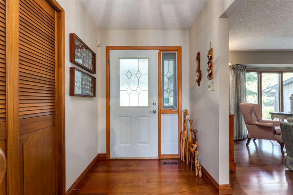 Additional image 3 of 2724 Palliser Drive SW, Calgary, AB, T2V 4G2