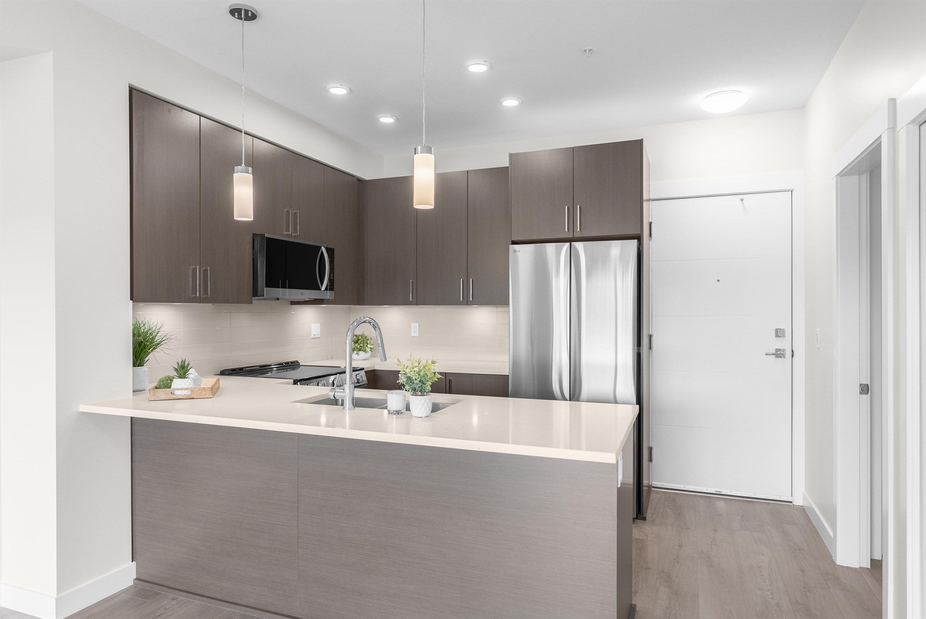 Additional image 2 of 304-33886 Pine Street, Abbotsford, BC, V2S 0N9