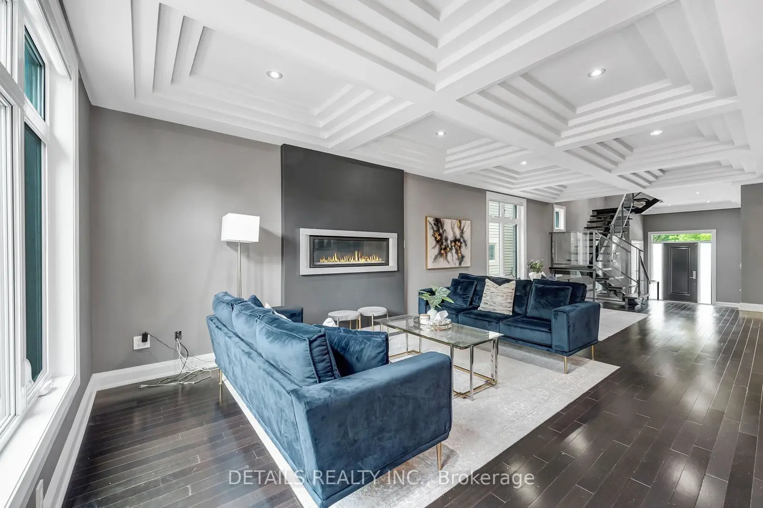 71 Eleanor Drive photo 4