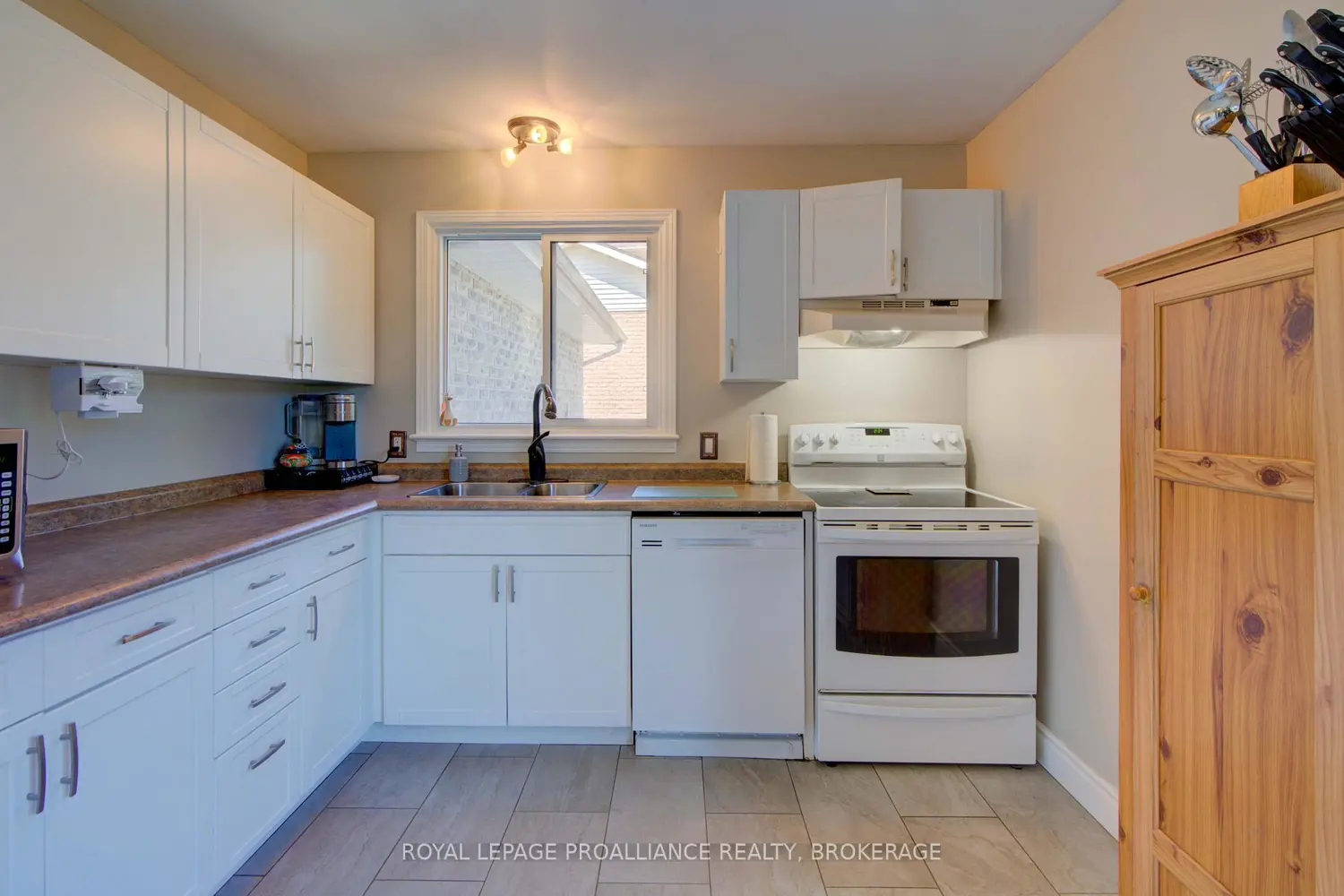 Additional image 13 of 1078 Lombardy Street