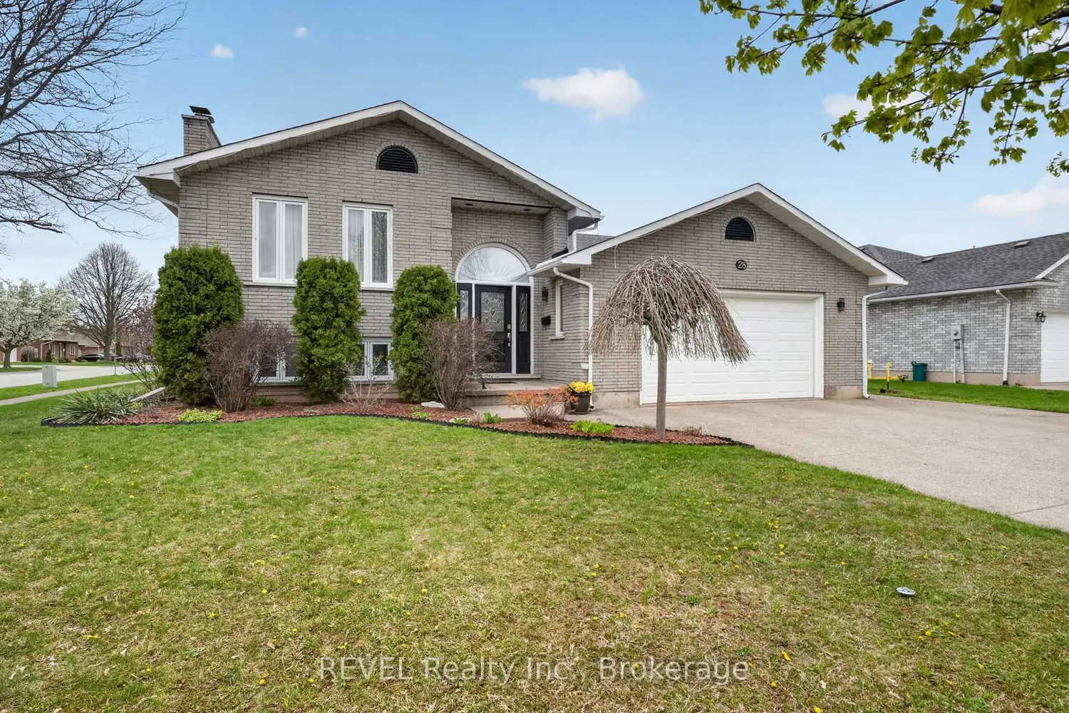 28 Vanjo Drive