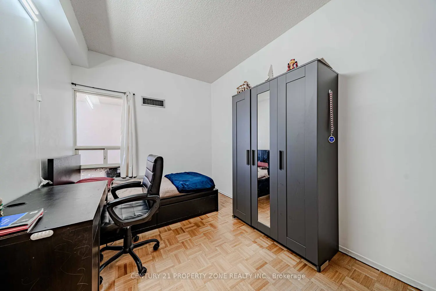 Additional image 17 of 2466 Eglinton Avenue Ph03