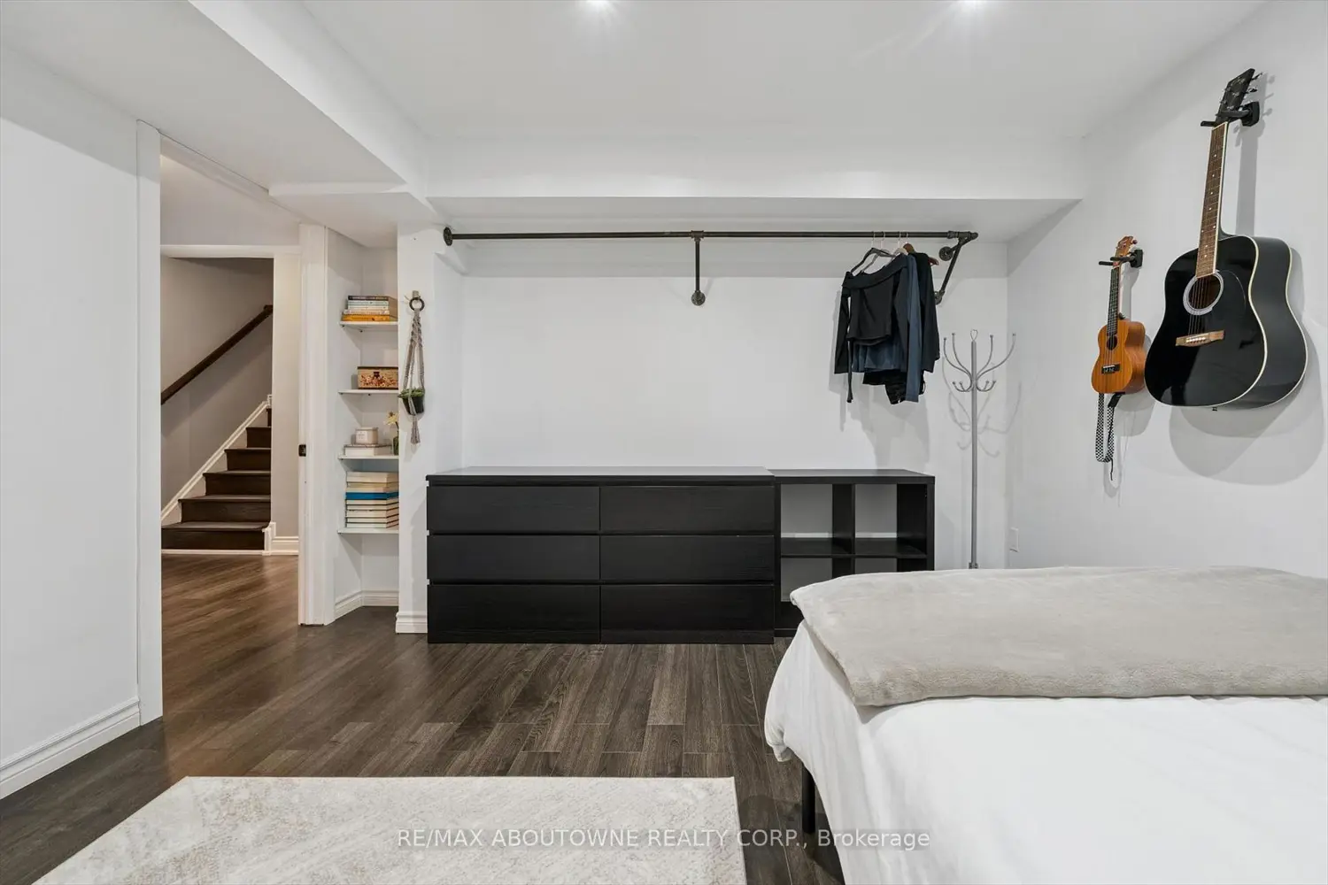 Additional image 6 of 395 Maidstone Crescent