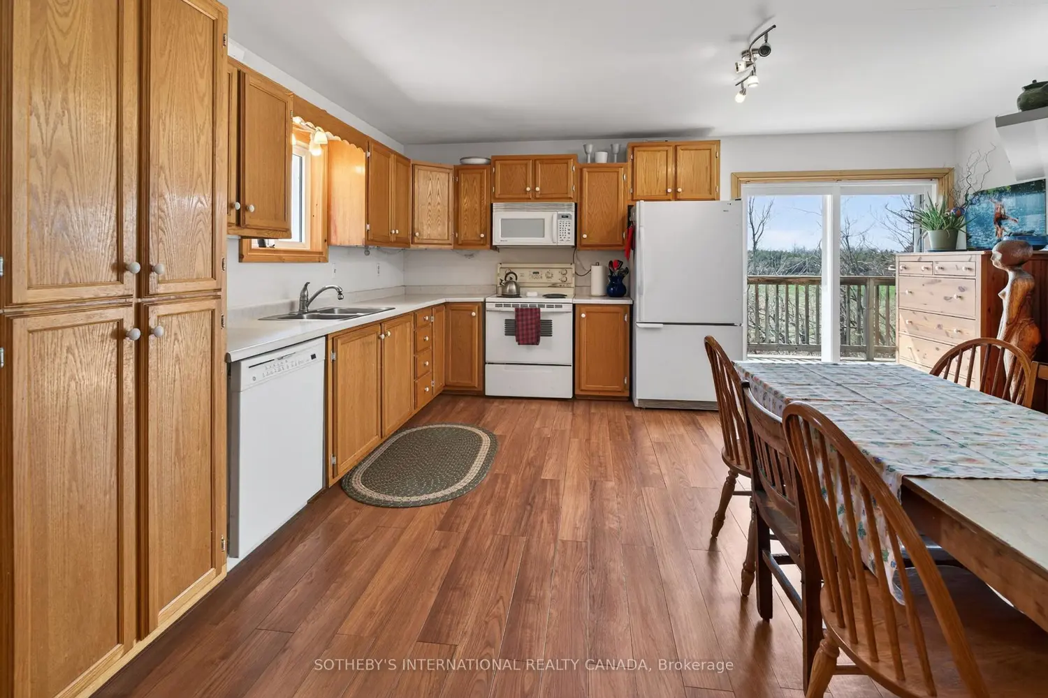 327 Vansickle Road photo 5