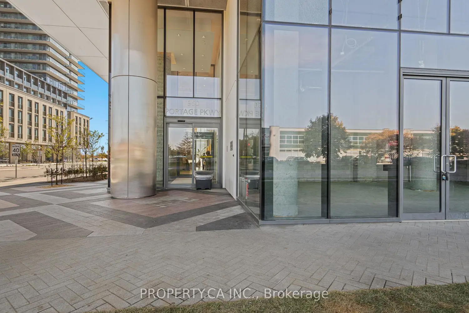 Additional image 17 of 950 Portage Parkway 4915