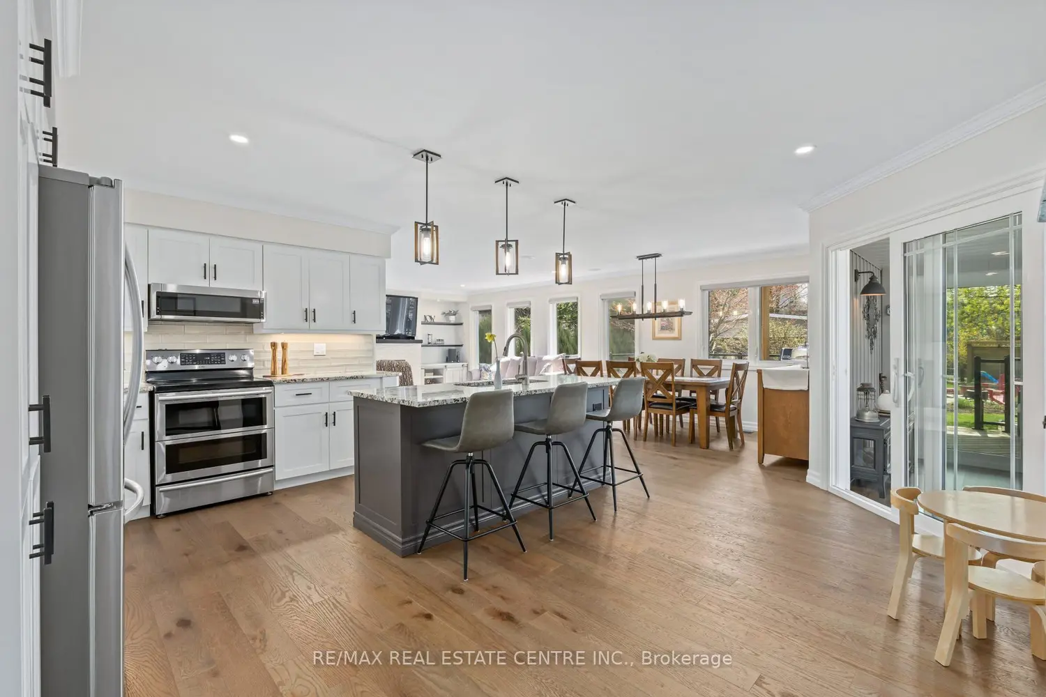 42 Ridgeway Avenue photo 2