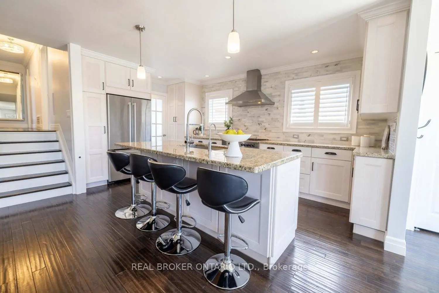 272 Oriole Court photo 5