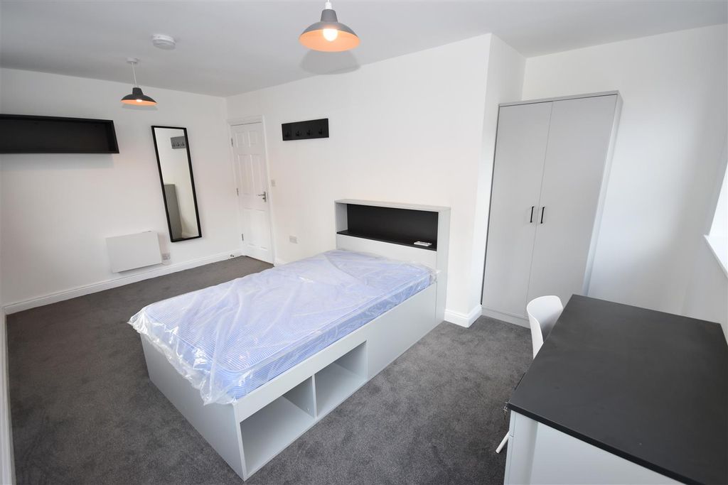 Additional image 4 of 3 bed shared accommodation to rentRuth First House, Claypath, Durham DH1