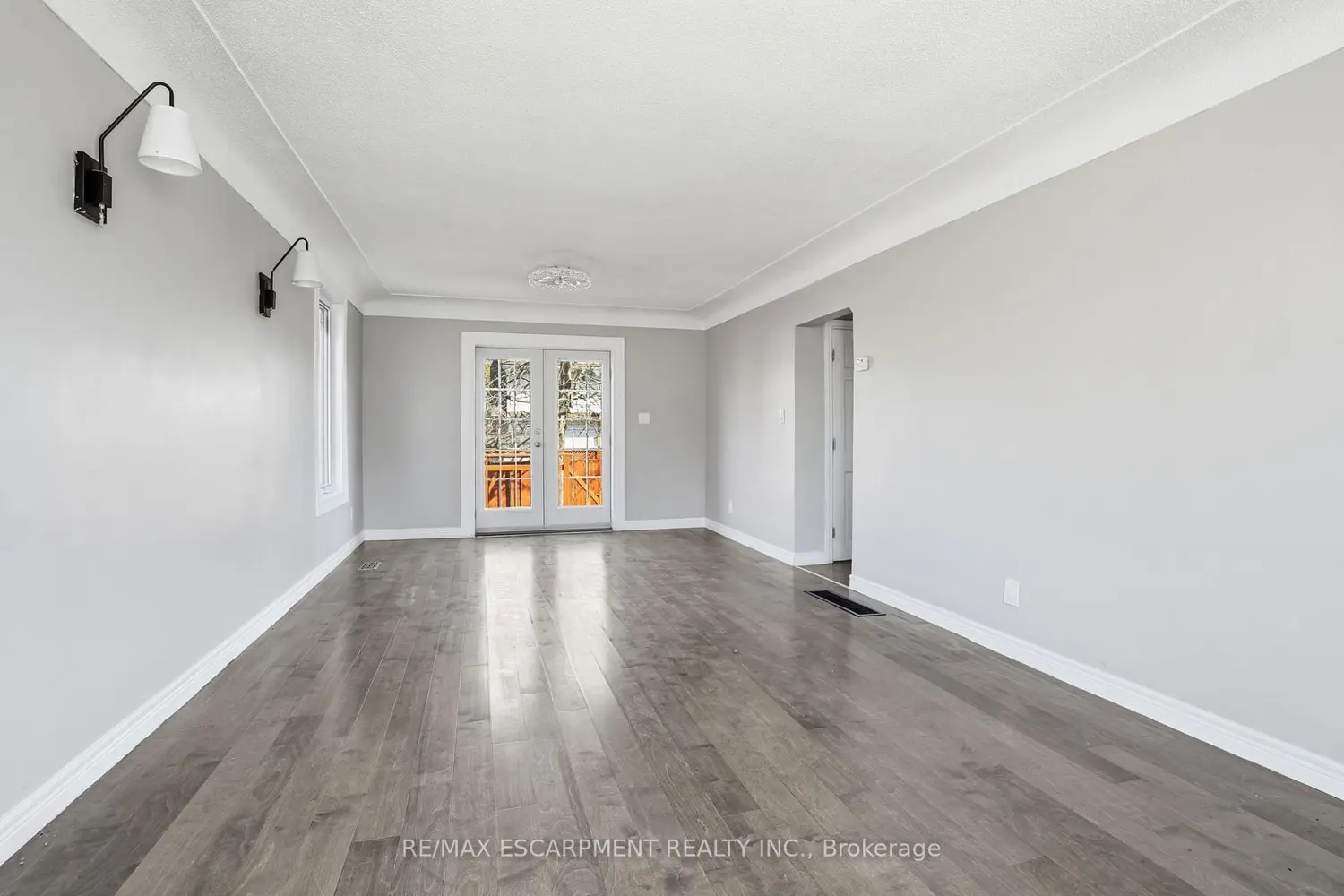 Additional image 3 of 687 Upper James Street