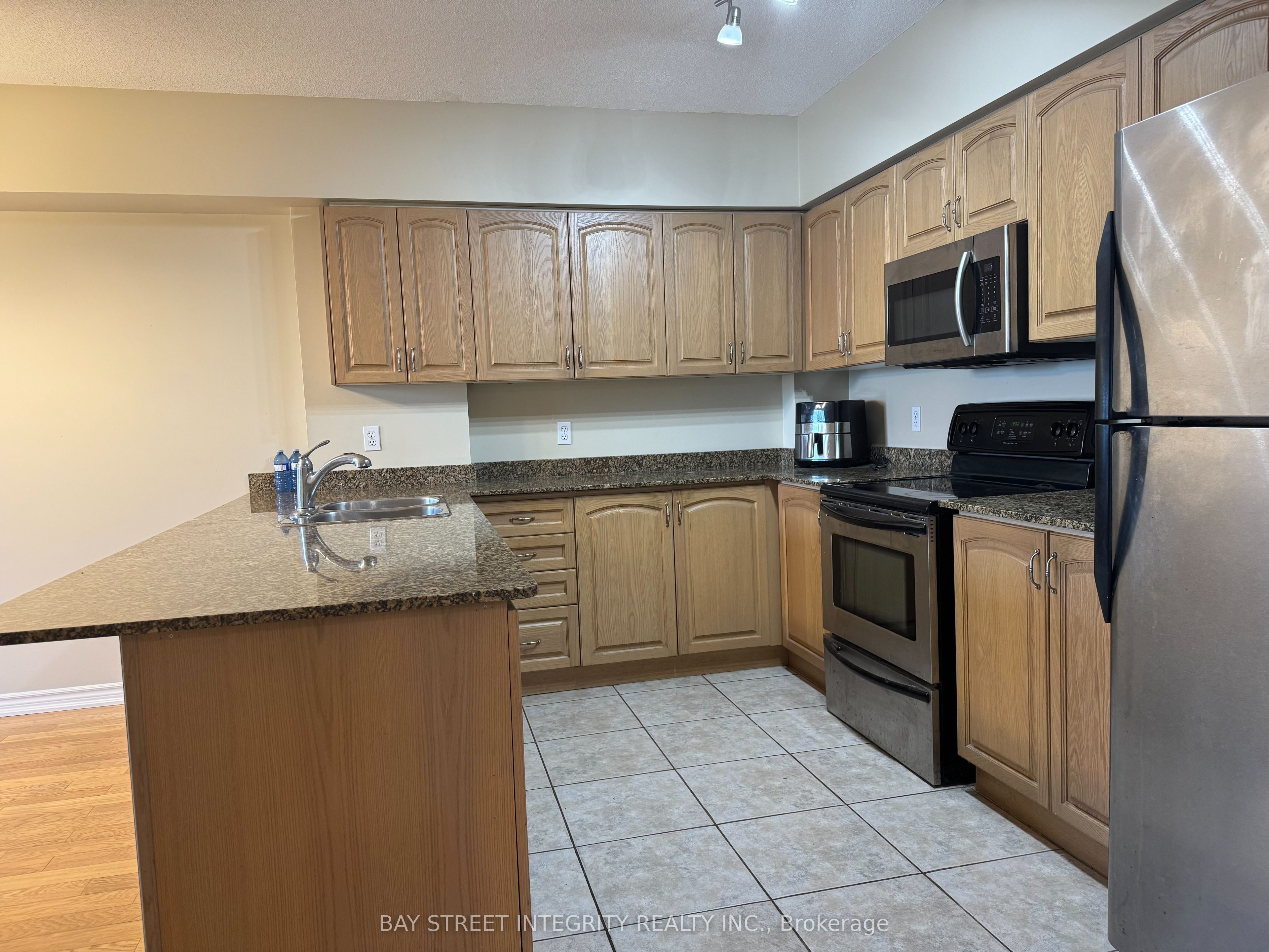 Additional image 4 of 402-47 Caroline Street N, Hamilton, ON, L8R 2R6