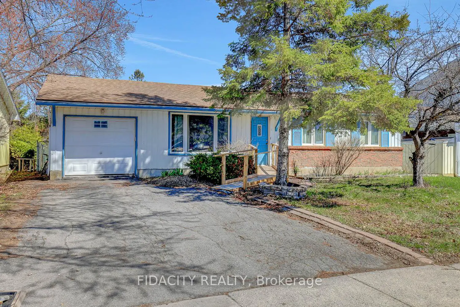 2336 Ogilvie Road photo 2