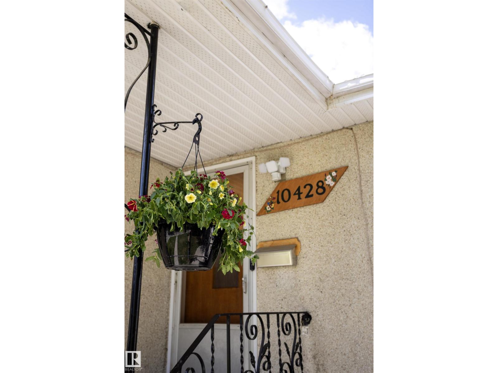 Additional image 5 of 10428 68 Avenue NW, Edmonton, AB, T6H2A9