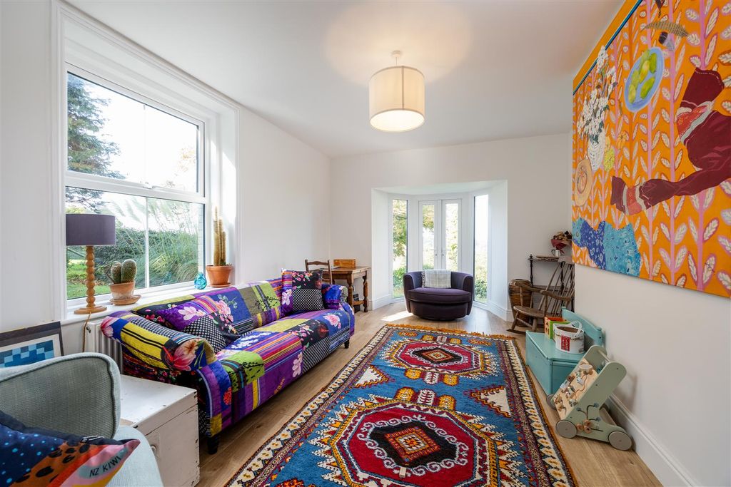 Additional image 4 of 4 bed detached house to rentSummers Lane, Totland Bay PO39