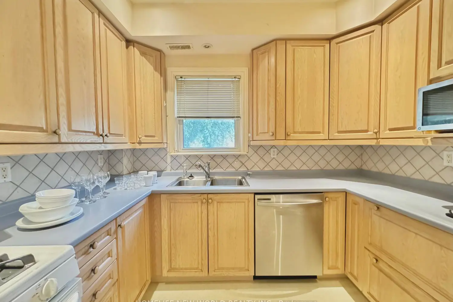 Additional image 8 of 1563 Bathurst Street