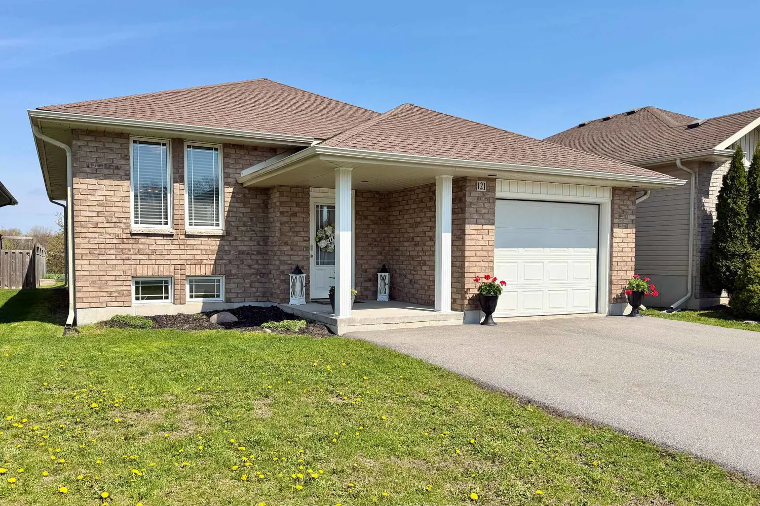 121 Greenhill Lane
