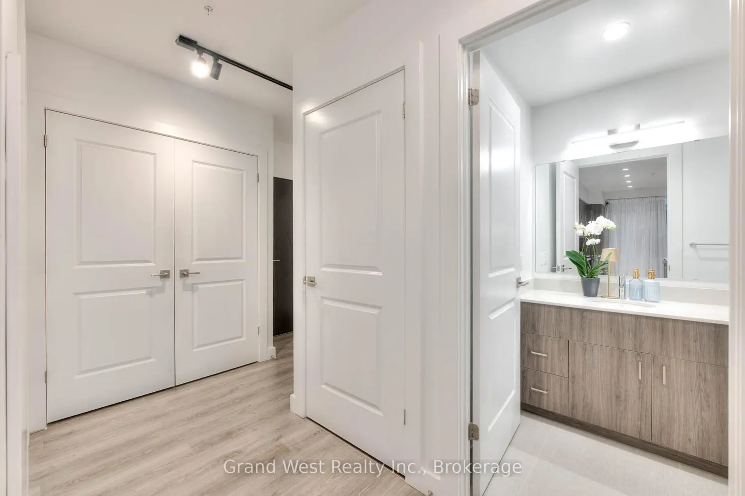Additional image 7 of 50 Grand Avenue 602