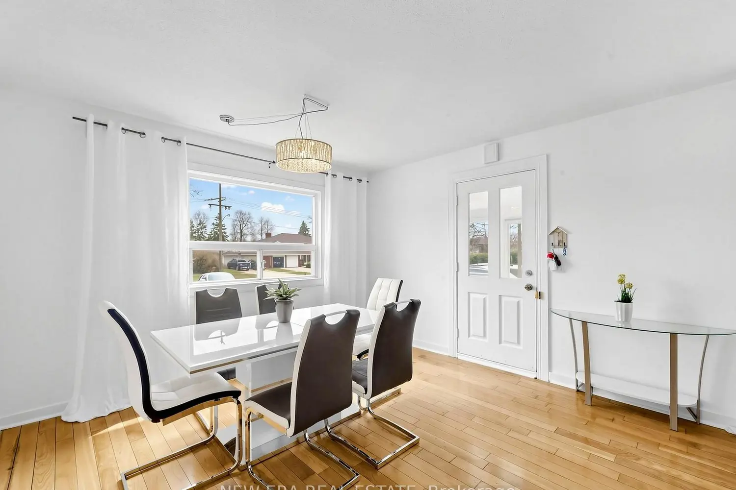 Additional image 4 of 4246 Bloor Street