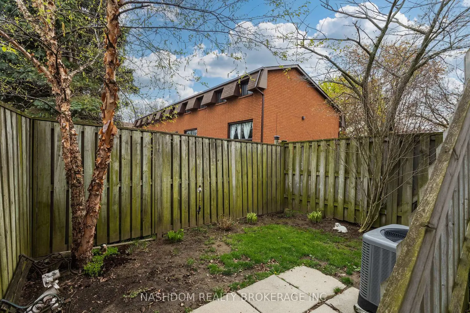 Additional image 16 of 444 Stone Church Road L4