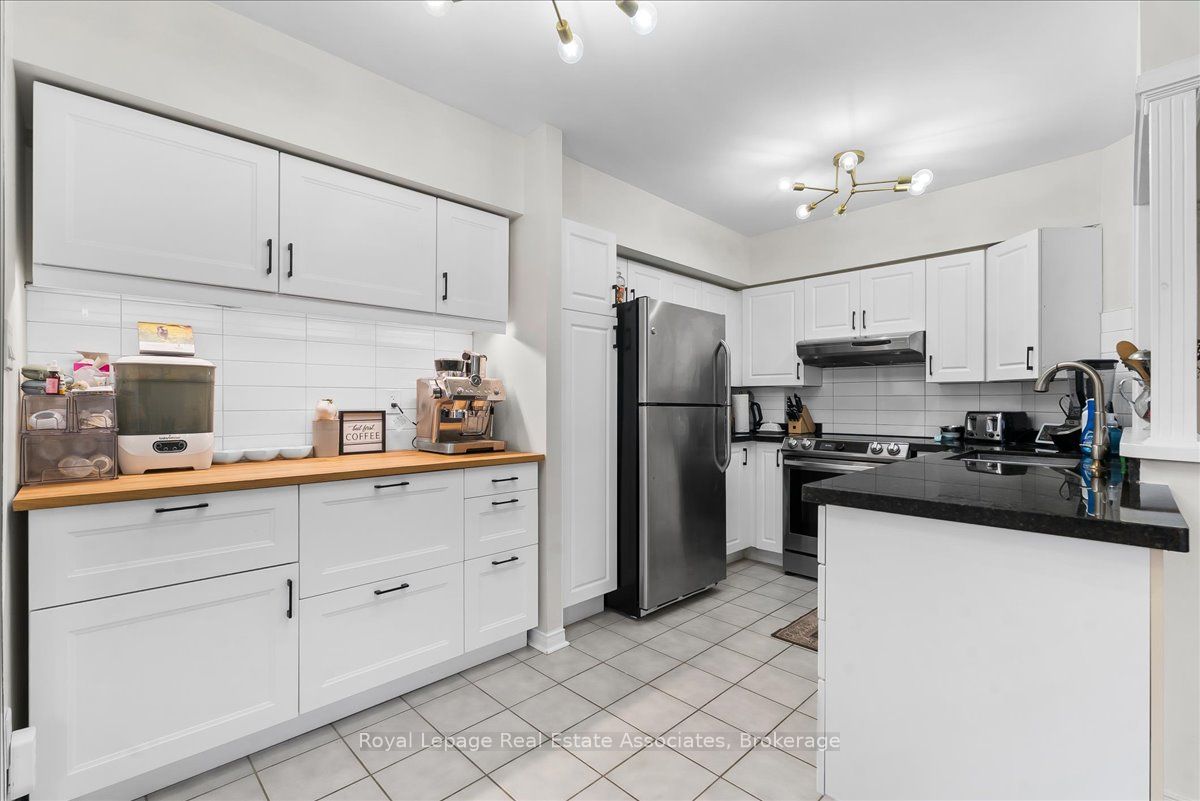 Additional image 3 of 5-1241 Parkwest Place, Mississauga, ON, L5E 3J3