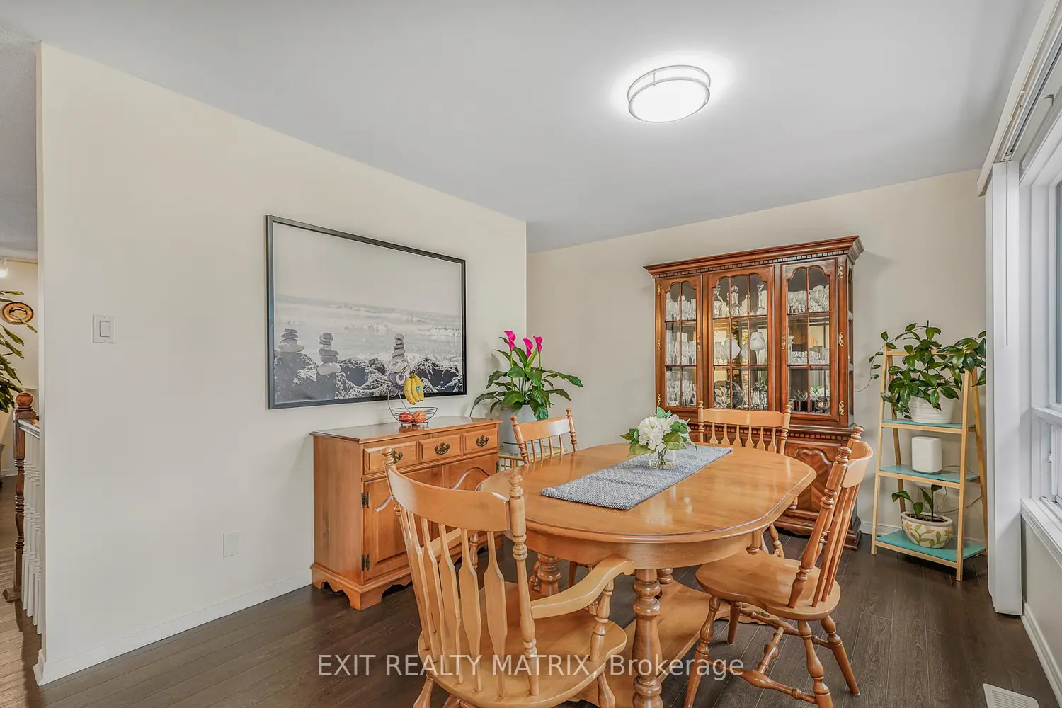 6454 Waterbury Lane photo 4