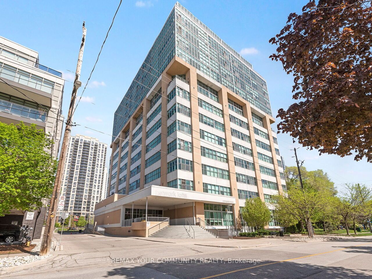 601-2 Fieldway Road, Toronto, ON, M8Z 0B9